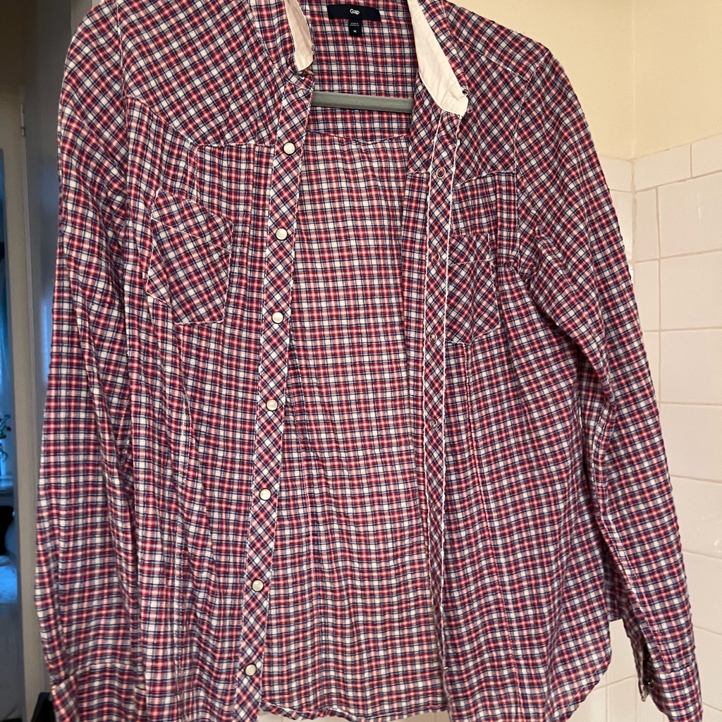 Gap Snap Searsucker Button Down